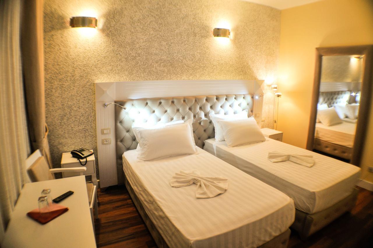 The Red Bricks Hotel Shkodër Exterior foto