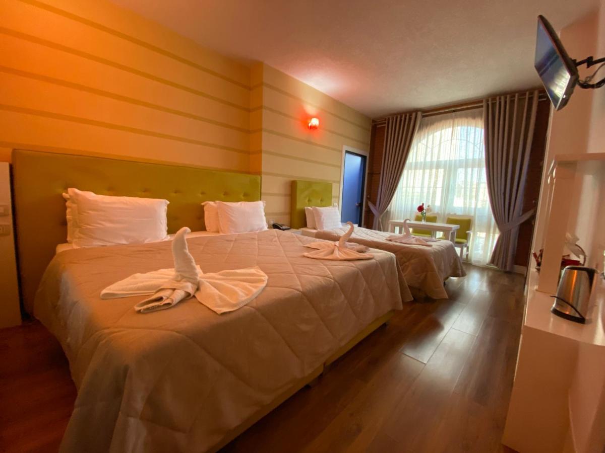 The Red Bricks Hotel Shkodër Exterior foto